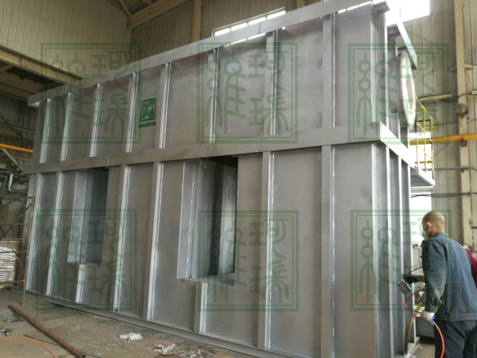 打響藍(lán)天保衛(wèi)戰(zhàn)，響應(yīng)環(huán)保號(hào)召——記維珂瑞油漆廠安裝現(xiàn)場(chǎng)