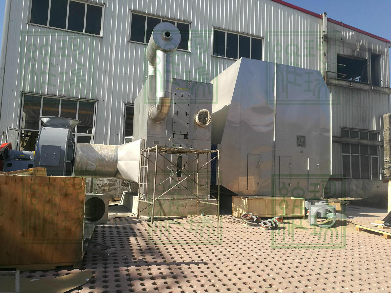 打響藍(lán)天保衛(wèi)戰(zhàn)，響應(yīng)環(huán)保號召——記維珂瑞油漆廠安裝現(xiàn)場